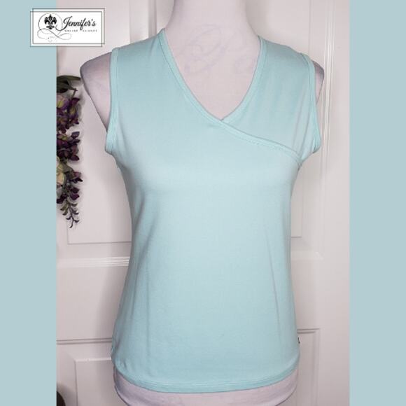 3/$25 Athleta Women's V-Neck Sleeveless Mint Green Tank Top - Picture 1 of 9